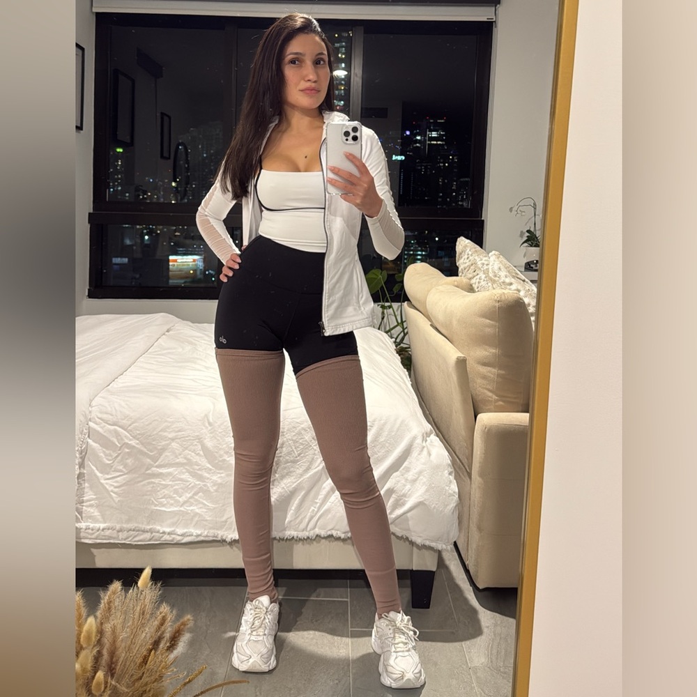 ALO Yoga Leg Warmers